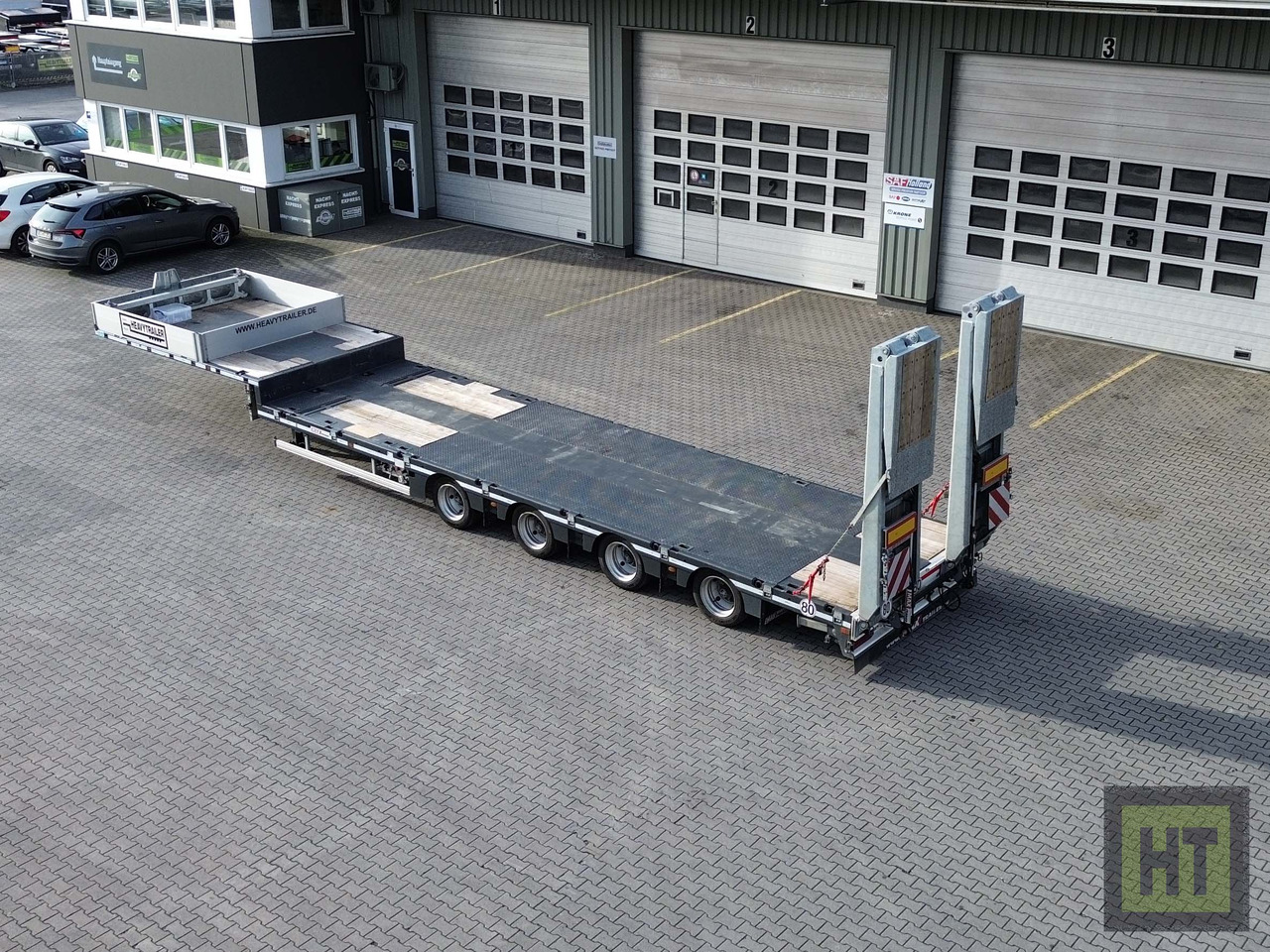 Faymonville MAX Trailer 4-Achs-Mega-Tele-Semi mit Rampen - Låg lastare semitrailer: bild 1 Faymonville MAX Trailer 4-Achs-Mega-Tele-Semi mit Rampen - Låg lastare semitrailer: bild 1