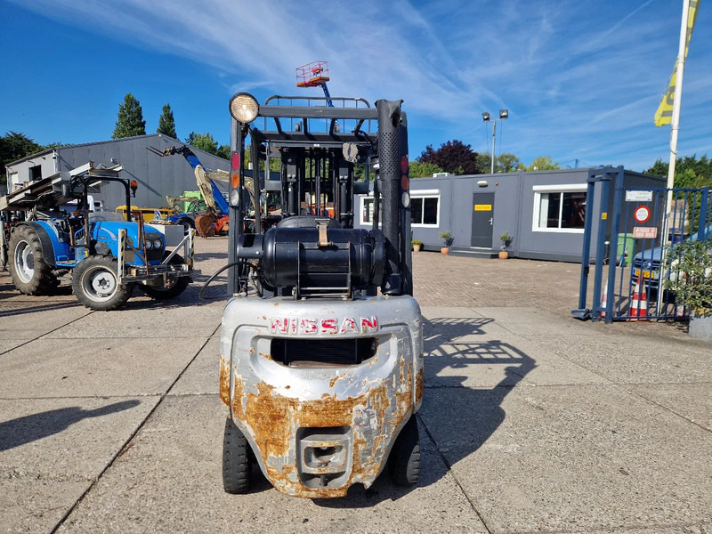 Nissan 1800 kg. LPG met keuring - Gasoltruck: bild 4 Nissan 1800 kg. LPG met keuring - Gasoltruck: bild 4