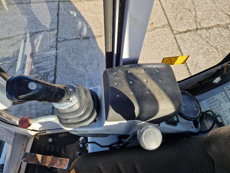 Minigrävmaskin WACKER NEUSON 2404RD met nivelleersysteem, mountain proof: bild 11 Minigrävmaskin WACKER NEUSON 2404RD met nivelleersysteem, mountain proof: bild 11