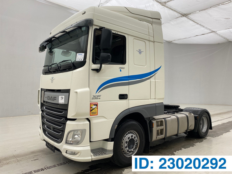 DAF XF 460 Space Cab - Dragbil: bild 1 DAF XF 460 Space Cab - Dragbil: bild 1
