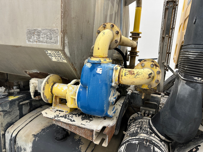 Renault Kerax 320 DCi - 6x4 - Tankbil: bild 4 Renault Kerax 320 DCi - 6x4 - Tankbil: bild 4