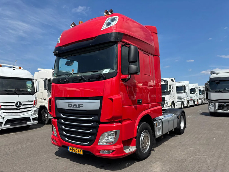 DAF XF 460 Super Spacecab Euro 6 - Dragbil: bild 1 DAF XF 460 Super Spacecab Euro 6 - Dragbil: bild 1