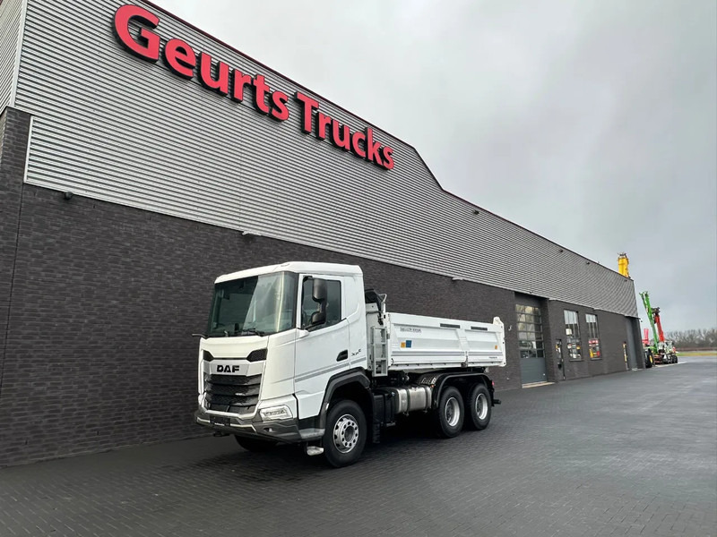 DAF XFC 480 FAT 6X4 + 3 ZIJDIGE KIPPER/TIPPER BORD MATIC - Tippbil lastbil: bild 2 DAF XFC 480 FAT 6X4 + 3 ZIJDIGE KIPPER/TIPPER BORD MATIC - Tippbil lastbil: bild 2