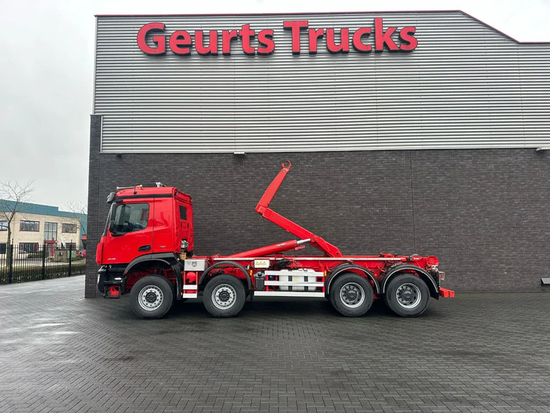 Mercedes-Benz Arocs 8X4 VDL S-30-6600 HAAKARMSYSTEEM/ABROLLKIPPER/HOOKLIFT - Lastbil med kabelsystem: bild 1 Mercedes-Benz Arocs 8X4 VDL S-30-6600 HAAKARMSYSTEEM/ABROLLKIPPER/HOOKLIFT - Lastbil med kabelsystem: bild 1