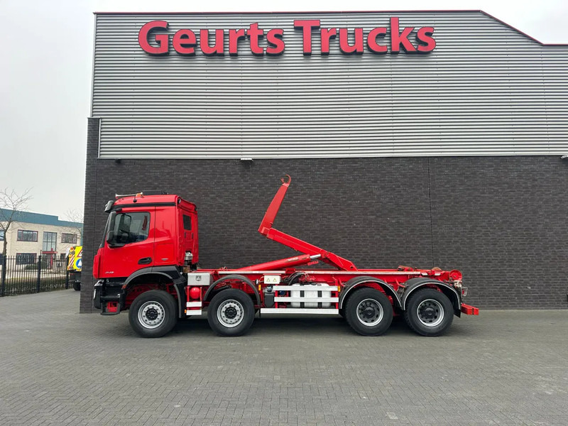 Mercedes-Benz Arocs 8X4 VDL S-30-6600 HAAKARMSYSTEEM/ABROLLKIPPER/HOOKLIFT - Lastbil med kabelsystem: bild 1 Mercedes-Benz Arocs 8X4 VDL S-30-6600 HAAKARMSYSTEEM/ABROLLKIPPER/HOOKLIFT - Lastbil med kabelsystem: bild 1