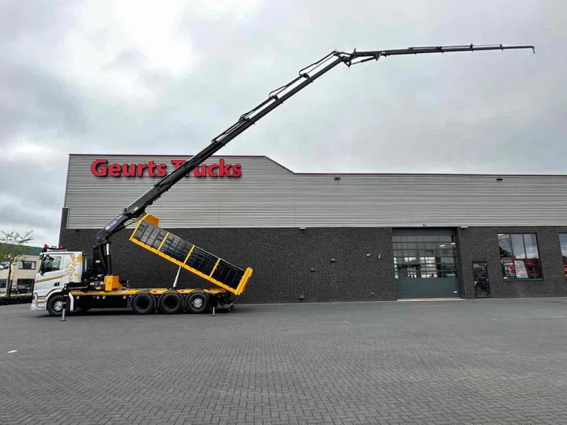 Scania R530 V8 NGS 8X4 TRIDEM MET HYVA 2Z KIPPER + HMF 5020-K6 + JIB FJ1000-K5 KRAAN/KRAN/CRANE/GRUA - Tippbil lastbil, Kranbil: bild 1 Scania R530 V8 NGS 8X4 TRIDEM MET HYVA 2Z KIPPER + HMF 5020-K6 + JIB FJ1000-K5 KRAAN/KRAN/CRANE/GRUA - Tippbil lastbil, Kranbil: bild 1