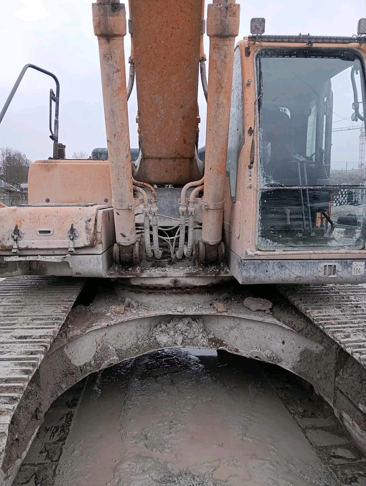 Hyundai R 300 - Bandgrävare: bild 2 Hyundai R 300 - Bandgrävare: bild 2