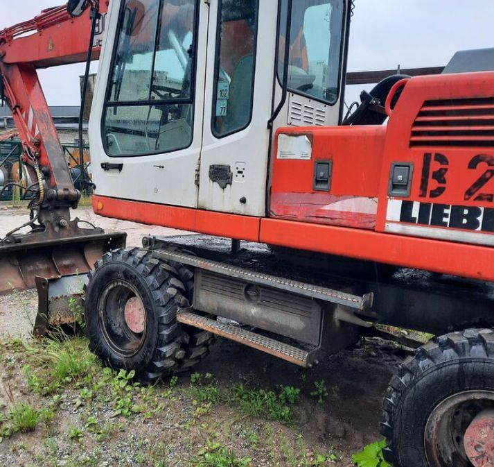 LIEBHERR A 904 - Grävmaskin på däck: bild 3 LIEBHERR A 904 - Grävmaskin på däck: bild 3