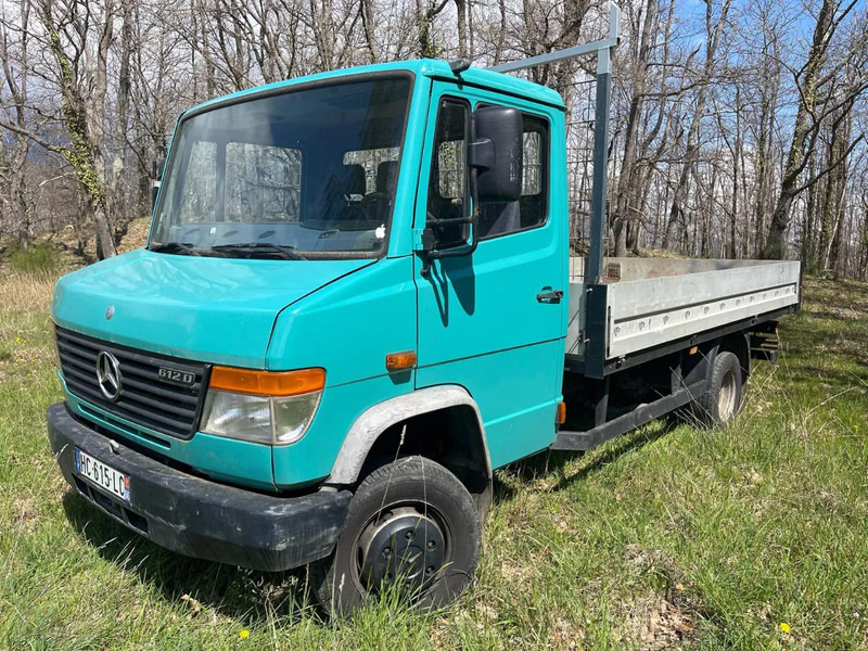 Mercedes-Benz 612 MANUEL gearbox - Lastbil med skåp: bild 2 Mercedes-Benz 612 MANUEL gearbox - Lastbil med skåp: bild 2