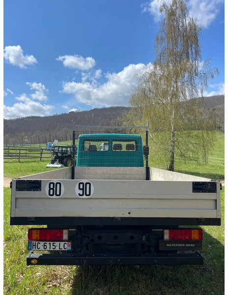 Mercedes-Benz 612 MANUEL gearbox - Lastbil med skåp: bild 5 Mercedes-Benz 612 MANUEL gearbox - Lastbil med skåp: bild 5