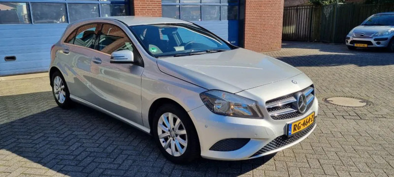 Mercedes-Benz A-Klasse 180 automaat.. 180 automaat - Hatchback/ Halvkombi: bild 1 Mercedes-Benz A-Klasse 180 automaat.. 180 automaat - Hatchback/ Halvkombi: bild 1