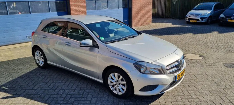 Mercedes-Benz A-Klasse 180 automaat.. 180 automaat - Hatchback/ Halvkombi: bild 5 Mercedes-Benz A-Klasse 180 automaat.. 180 automaat - Hatchback/ Halvkombi: bild 5