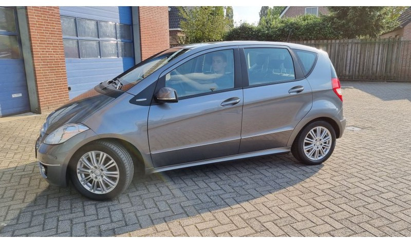 Mercedes-Benz A-Klasse A160 Automaat Elegance.airco.trekhaak. - Hatchback/ Halvkombi: bild 3 Mercedes-Benz A-Klasse A160 Automaat Elegance.airco.trekhaak. - Hatchback/ Halvkombi: bild 3