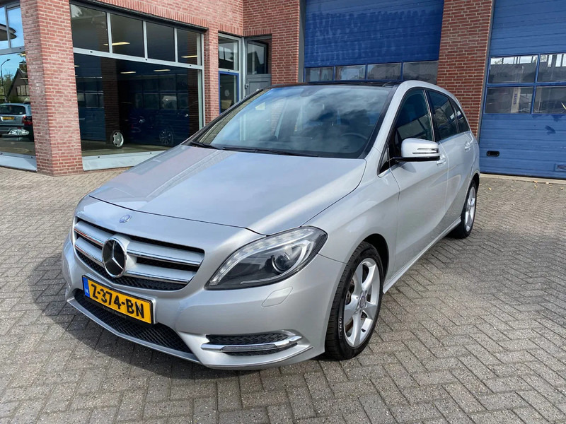 Mercedes-Benz B-Klasse 180 Ambition autom. panoramadak - SUV: bild 1 Mercedes-Benz B-Klasse 180 Ambition autom. panoramadak - SUV: bild 1