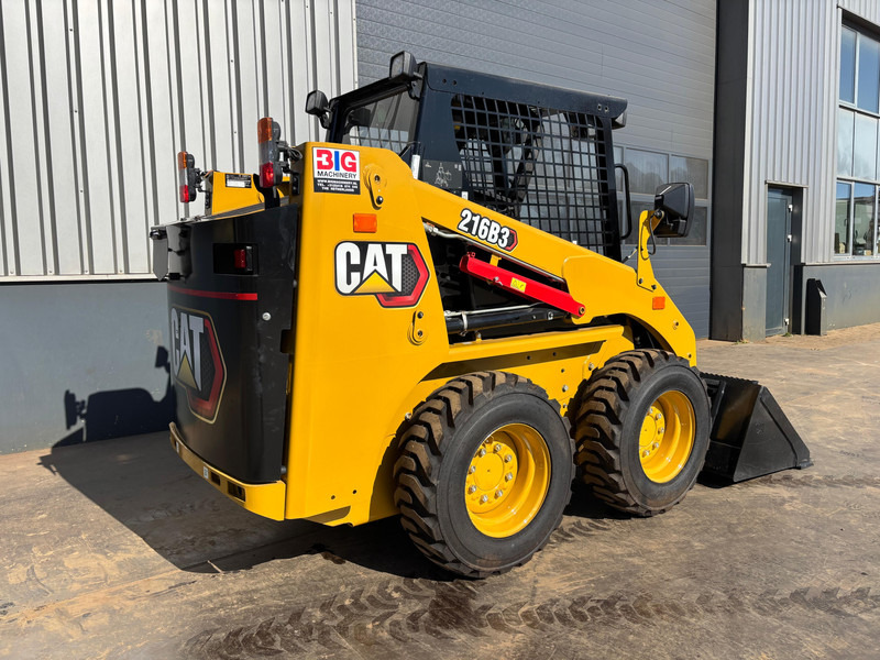 Caterpillar 216B3 - Lastare: bild 5 Caterpillar 216B3 - Lastare: bild 5