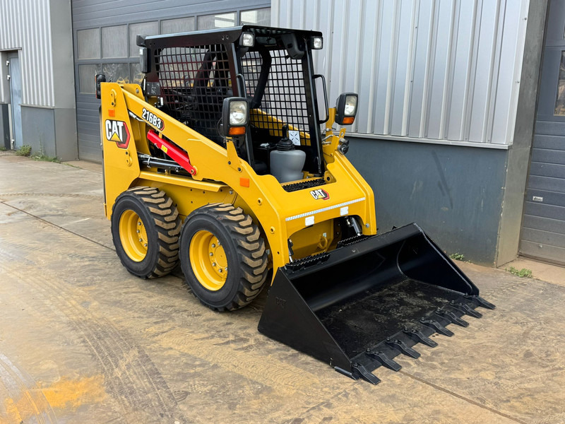 Caterpillar 216B3 - Lastare: bild 5 Caterpillar 216B3 - Lastare: bild 5