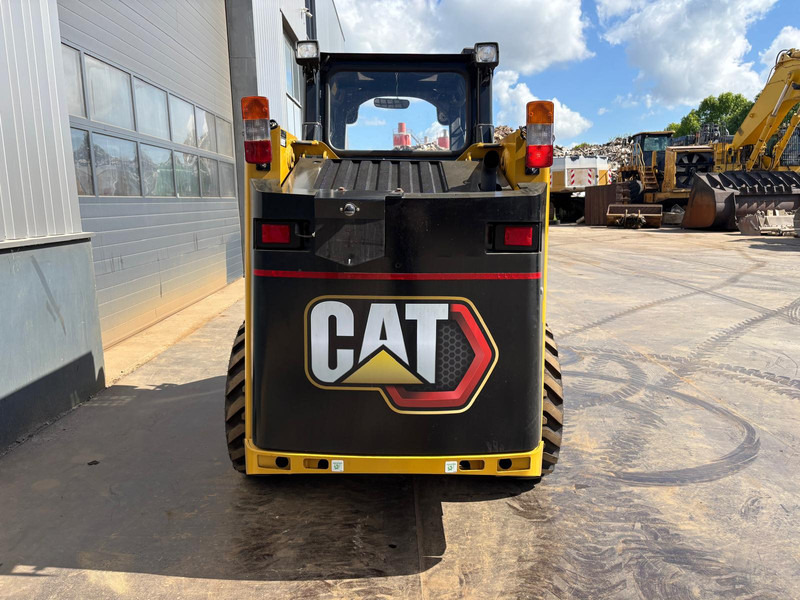 Caterpillar 216B3 - Lastare: bild 4 Caterpillar 216B3 - Lastare: bild 4