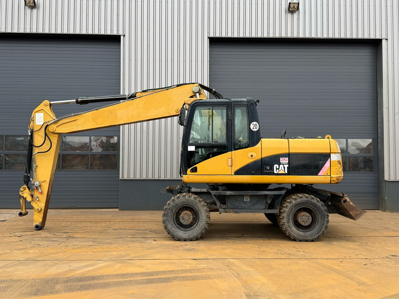 Caterpillar M315D - Grävmaskin på däck: bild 1 Caterpillar M315D - Grävmaskin på däck: bild 1