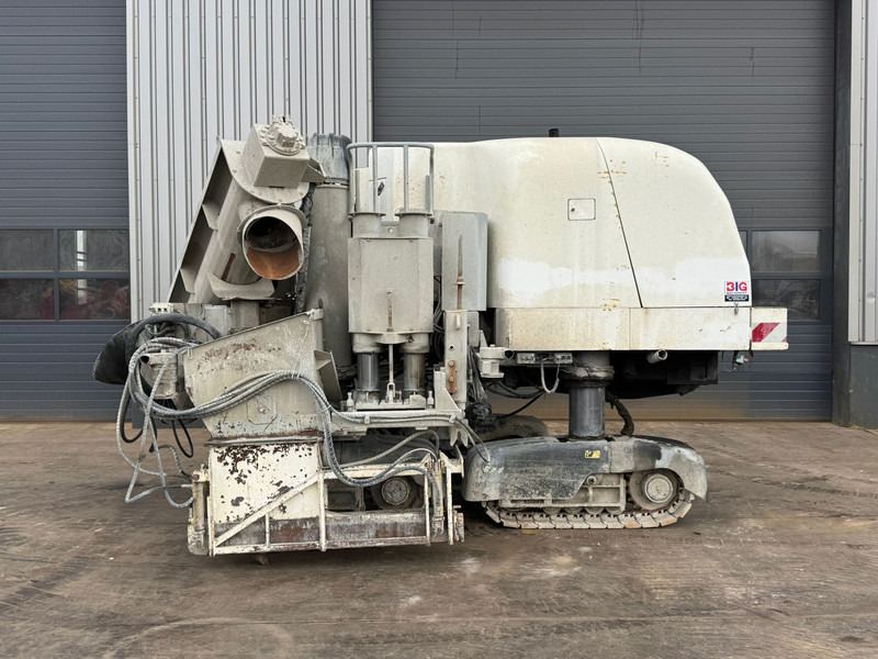 GOMACO GT3400 Concrete Slipform Paver - Asfaltläggare: bild 1 GOMACO GT3400 Concrete Slipform Paver - Asfaltläggare: bild 1