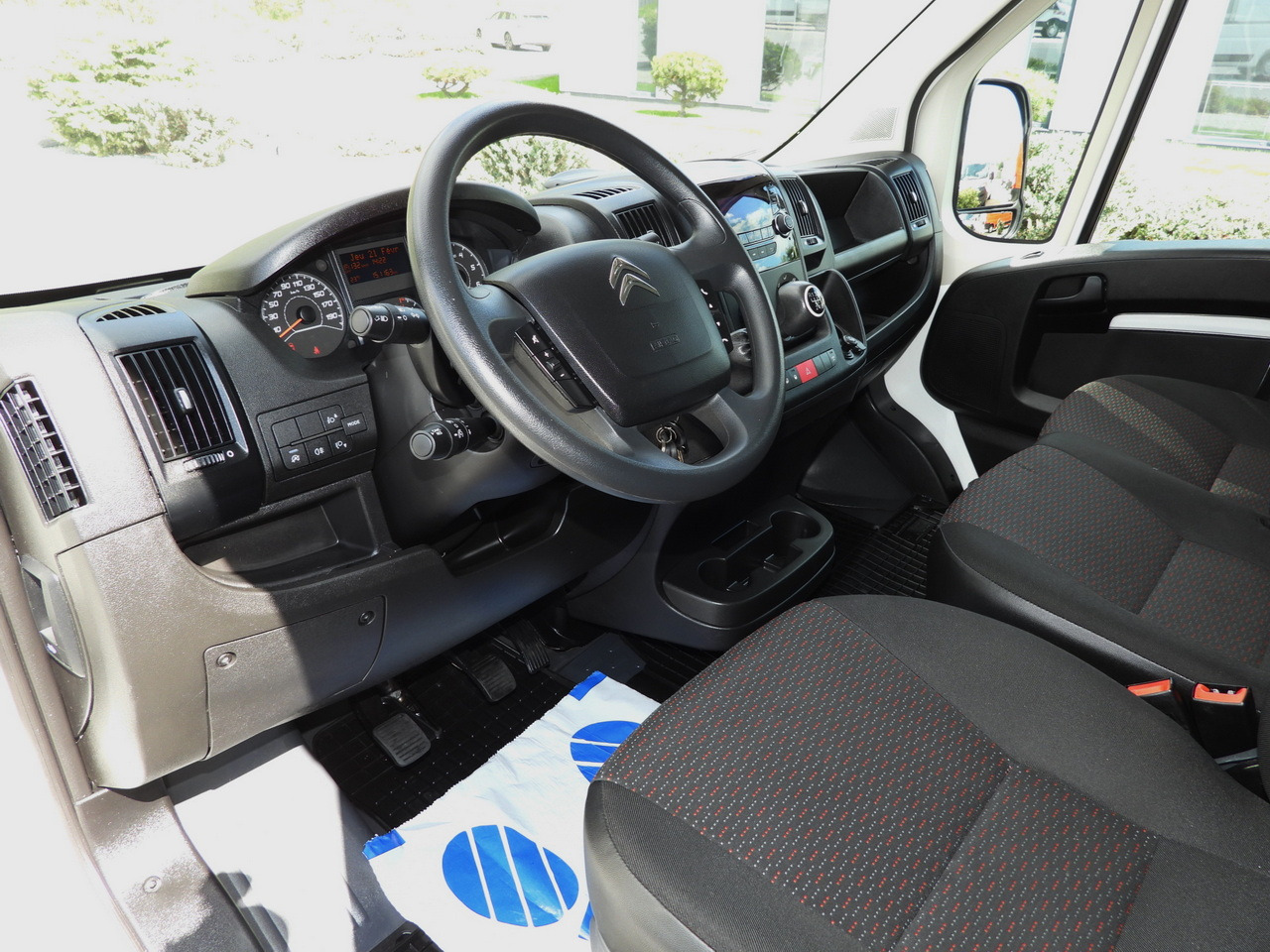 CITROEN JUMPER BOX DELIVERY VAN 7 SEATS CRUISE CONTROL 120HP - Skåpbil: bild 2 CITROEN JUMPER BOX DELIVERY VAN 7 SEATS CRUISE CONTROL 120HP - Skåpbil: bild 2