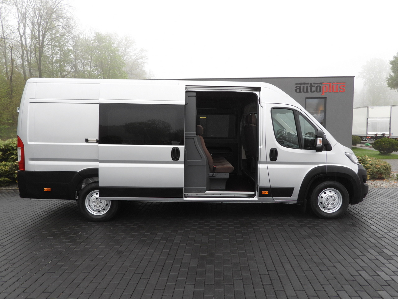 Skåpbil CITROEN JUMPER BOX DELIVERY VAN 7 SEATS CRUISE CONTROL LED LIGHTS AIR CONDITIONING 165HP: bild 8 Skåpbil CITROEN JUMPER BOX DELIVERY VAN 7 SEATS CRUISE CONTROL LED LIGHTS AIR CONDITIONING 165HP: bild 8