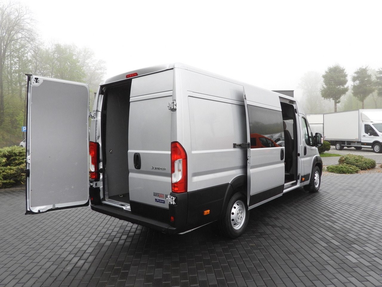 CITROEN JUMPER BOX DELIVERY VAN 7 SEATS CRUISE CONTROL LED LIGHTS AIR CONDITIONING 165HP - Skåpbil: bild 3 CITROEN JUMPER BOX DELIVERY VAN 7 SEATS CRUISE CONTROL LED LIGHTS AIR CONDITIONING 165HP - Skåpbil: bild 3