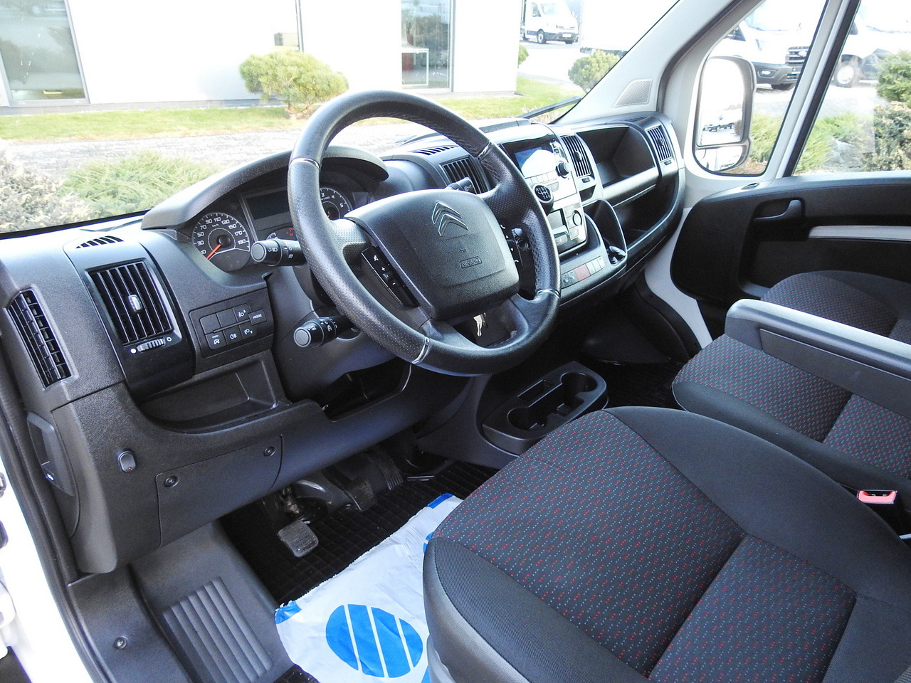 CITROEN JUMPER TARPAULIN 10 PALLETS CRUISE CONTROL AIR CONDITIONING LED LIGHTS PNEUMATICS 165HP - Transportbil med kapell: bild 2 CITROEN JUMPER TARPAULIN 10 PALLETS CRUISE CONTROL AIR CONDITIONING LED LIGHTS PNEUMATICS 165HP - Transportbil med kapell: bild 2