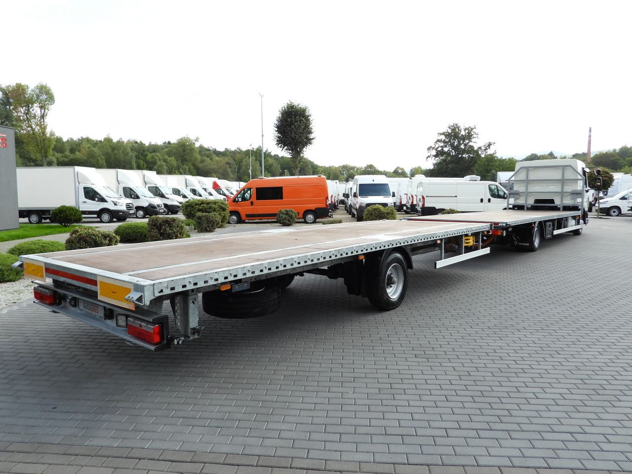 DAF LF 230 CONTAINER CARRIER PLATFORM + TRAILER WEBASTO CRUISE CONTROL LED LIGHTS PNEUMATICS AUTOMATIC TRANSMISSION TWIN WHEELS AIR CONDITIONING 230HP - Containerbil/ Växelflak lastbil: bild 3 DAF LF 230 CONTAINER CARRIER PLATFORM + TRAILER WEBASTO CRUISE CONTROL LED LIGHTS PNEUMATICS AUTOMATIC TRANSMISSION TWIN WHEELS AIR CONDITIONING 230HP - Containerbil/ Växelflak lastbil: bild 3