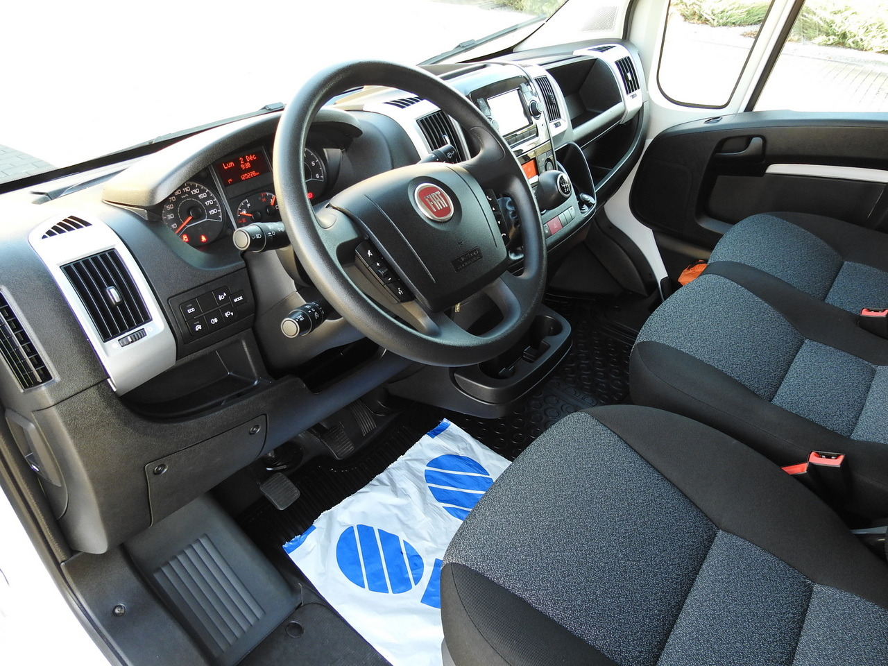 FIAT DUCATO REFRIGERATOR VAN -10*C POWER SUPPLY 230V AIR CONDITIONING 175HP - Kylbil: bild 2 FIAT DUCATO REFRIGERATOR VAN -10*C POWER SUPPLY 230V AIR CONDITIONING 175HP - Kylbil: bild 2