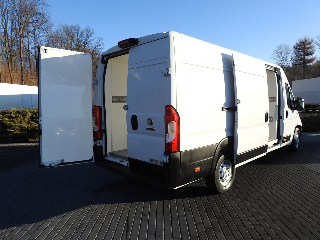 FIAT DUCATO REFRIGERATOR VAN -10*C POWER SUPPLY 230V AIR CONDITIONING 175HP - Kylbil: bild 3 FIAT DUCATO REFRIGERATOR VAN -10*C POWER SUPPLY 230V AIR CONDITIONING 175HP - Kylbil: bild 3