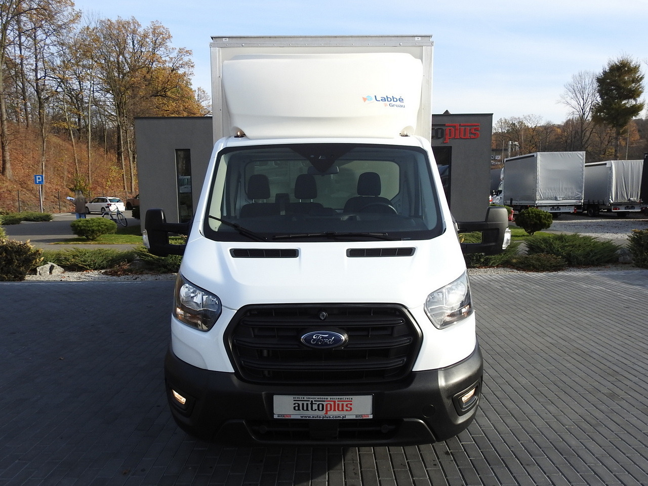 FORD TRANSIT BOX LIFT 8 PALLETS CRUISE CONTROL AIR CONDITIONING 130HP - Volymskåp: bild 5 FORD TRANSIT BOX LIFT 8 PALLETS CRUISE CONTROL AIR CONDITIONING 130HP - Volymskåp: bild 5