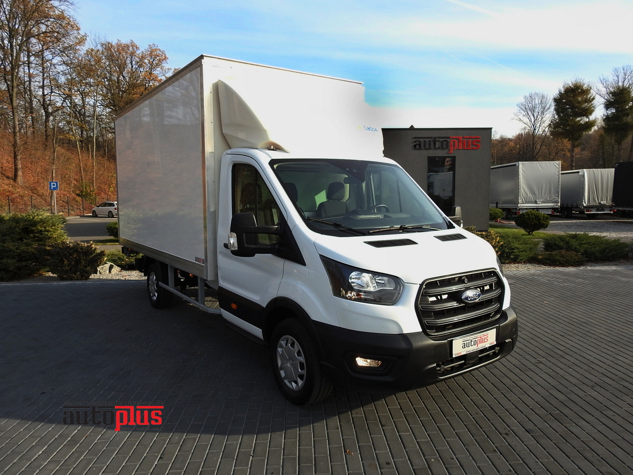 FORD TRANSIT BOX LIFT 8 PALLETS CRUISE CONTROL AIR CONDITIONING 130HP - Volymskåp: bild 1 FORD TRANSIT BOX LIFT 8 PALLETS CRUISE CONTROL AIR CONDITIONING 130HP - Volymskåp: bild 1