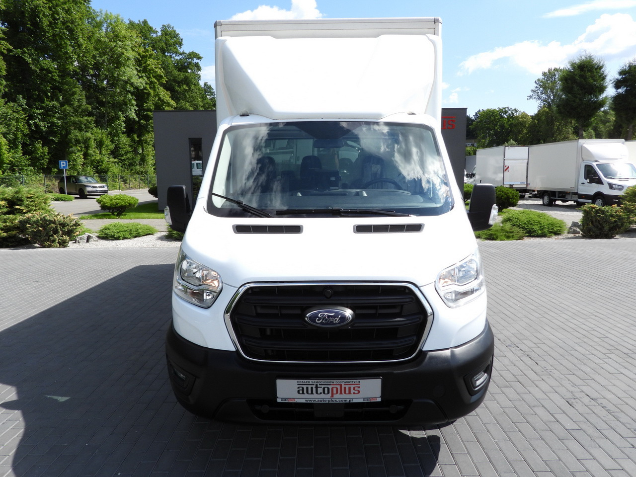 FORD TRANSIT BOX LIFT 8 PALLETS CRUISE CONTROL LED LIGHTS TWIN WHEELS AIR CONDITIONING 130HP - Volymskåp: bild 5 FORD TRANSIT BOX LIFT 8 PALLETS CRUISE CONTROL LED LIGHTS TWIN WHEELS AIR CONDITIONING 130HP - Volymskåp: bild 5