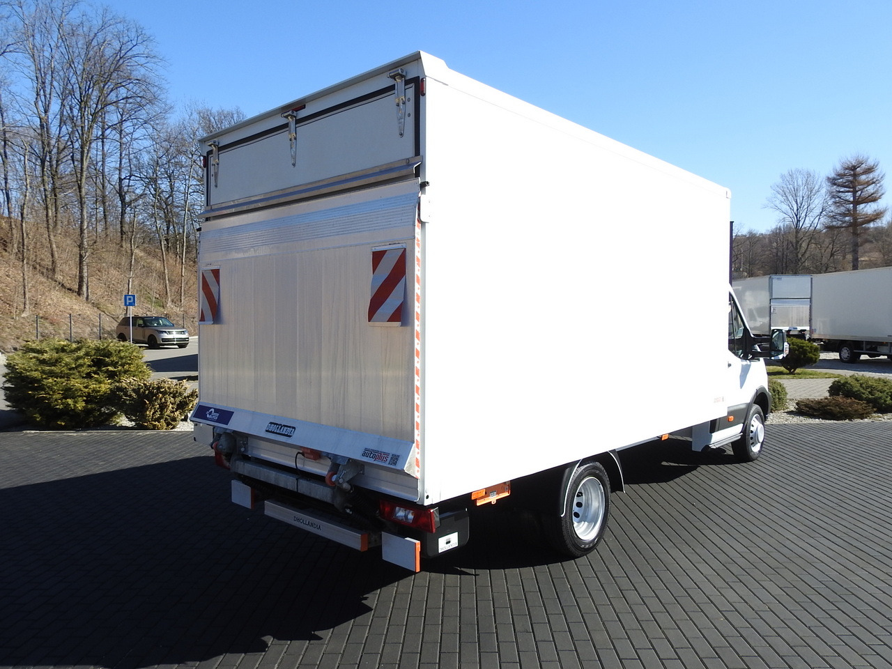 FORD TRANSIT BOX LIFT 8 PALLETS TWIN WHEELS AIR CONDITIONING 130HP - Volymskåp: bild 3 FORD TRANSIT BOX LIFT 8 PALLETS TWIN WHEELS AIR CONDITIONING 130HP - Volymskåp: bild 3