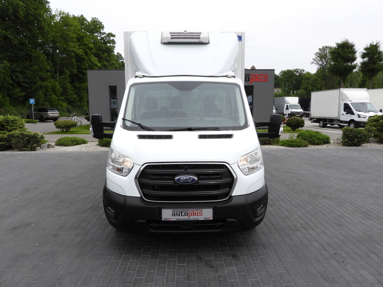 Volymskåp FORD TRANSIT BOX / REFRIGERATOR BOX 5*C / CRUISE CONTROL LED LIGHTS TWIN WHEELS AIR CONDITIONING 130HP: bild 5 Volymskåp FORD TRANSIT BOX / REFRIGERATOR BOX 5*C / CRUISE CONTROL LED LIGHTS TWIN WHEELS AIR CONDITIONING 130HP: bild 5