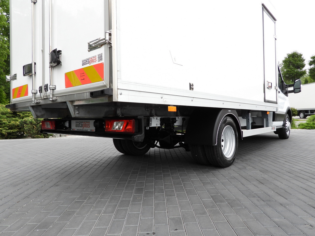 Volymskåp FORD TRANSIT BOX / REFRIGERATOR BOX 5*C / CRUISE CONTROL LED LIGHTS TWIN WHEELS AIR CONDITIONING 130HP: bild 29 Volymskåp FORD TRANSIT BOX / REFRIGERATOR BOX 5*C / CRUISE CONTROL LED LIGHTS TWIN WHEELS AIR CONDITIONING 130HP: bild 29