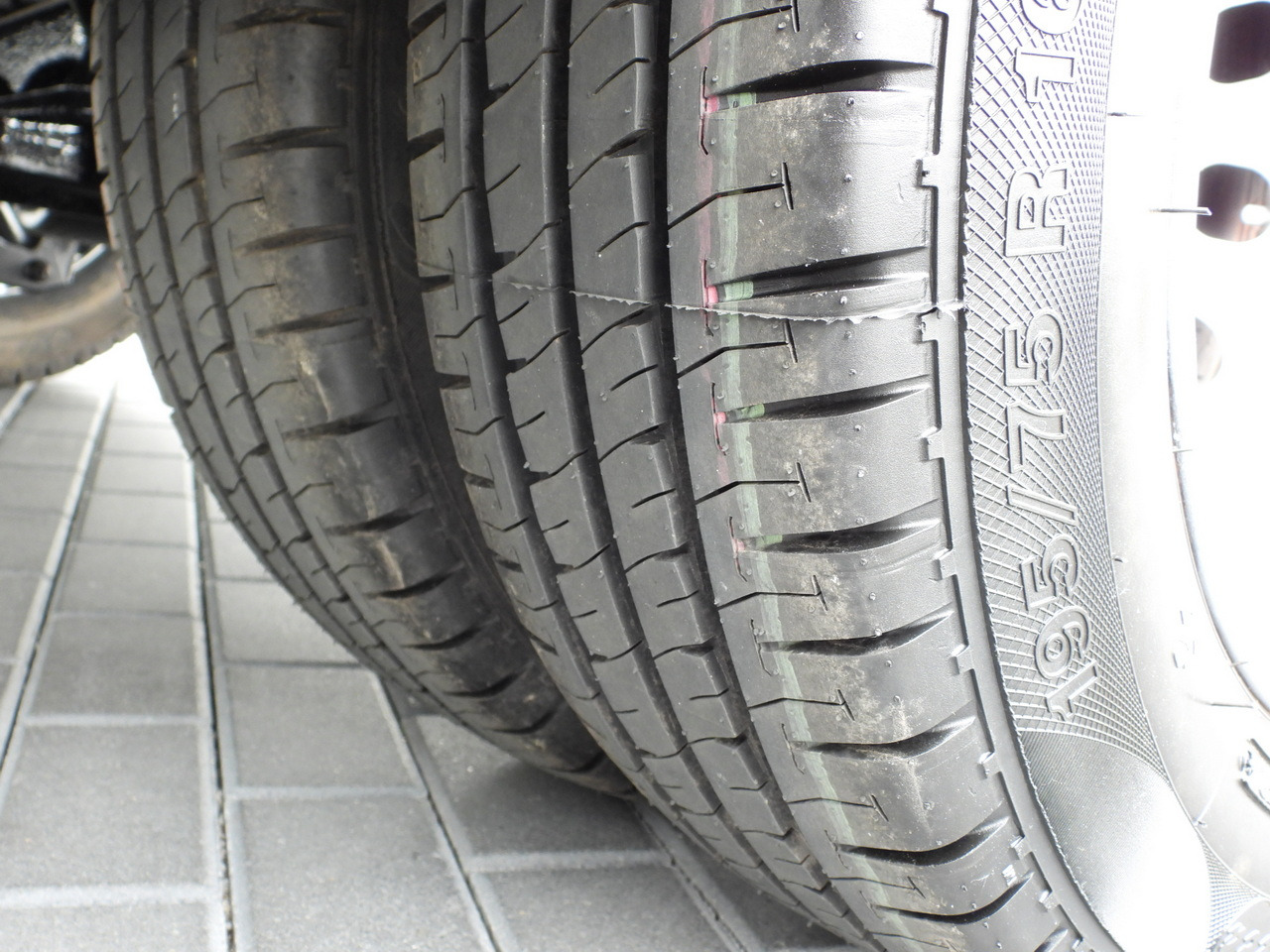 Volymskåp FORD TRANSIT BOX / REFRIGERATOR BOX 5*C / CRUISE CONTROL LED LIGHTS TWIN WHEELS AIR CONDITIONING 130HP: bild 27 Volymskåp FORD TRANSIT BOX / REFRIGERATOR BOX 5*C / CRUISE CONTROL LED LIGHTS TWIN WHEELS AIR CONDITIONING 130HP: bild 27