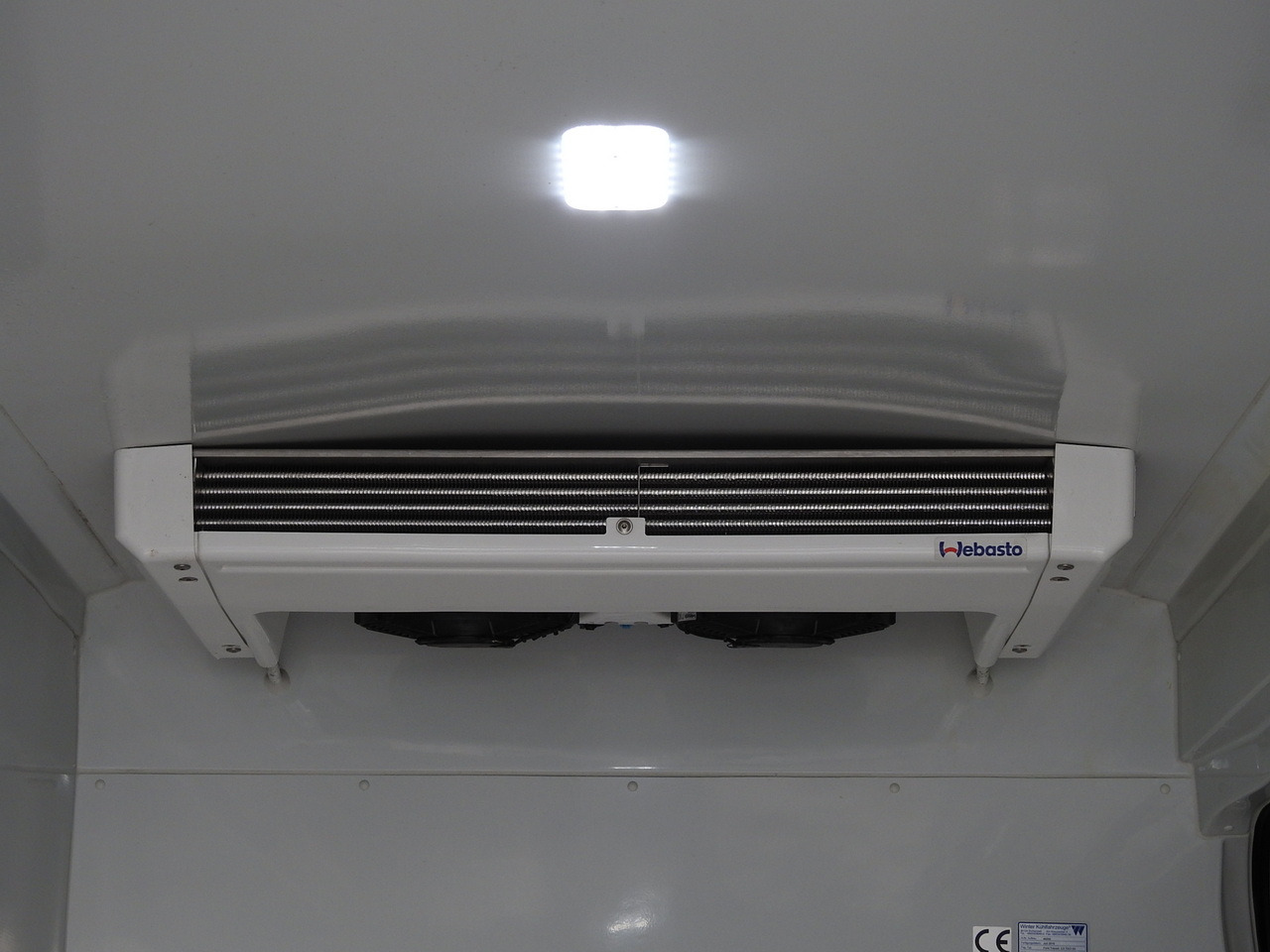 Kylbil FORD TRANSIT REFRIGERATOR VAN 0*C HEATING FUNCTION POWER SUPPLY 230V CRUISE CONTROL NAVIGATION AIR CONDITIONING LED LIGHTS 130HP: bild 25 Kylbil FORD TRANSIT REFRIGERATOR VAN 0*C HEATING FUNCTION POWER SUPPLY 230V CRUISE CONTROL NAVIGATION AIR CONDITIONING LED LIGHTS 130HP: bild 25