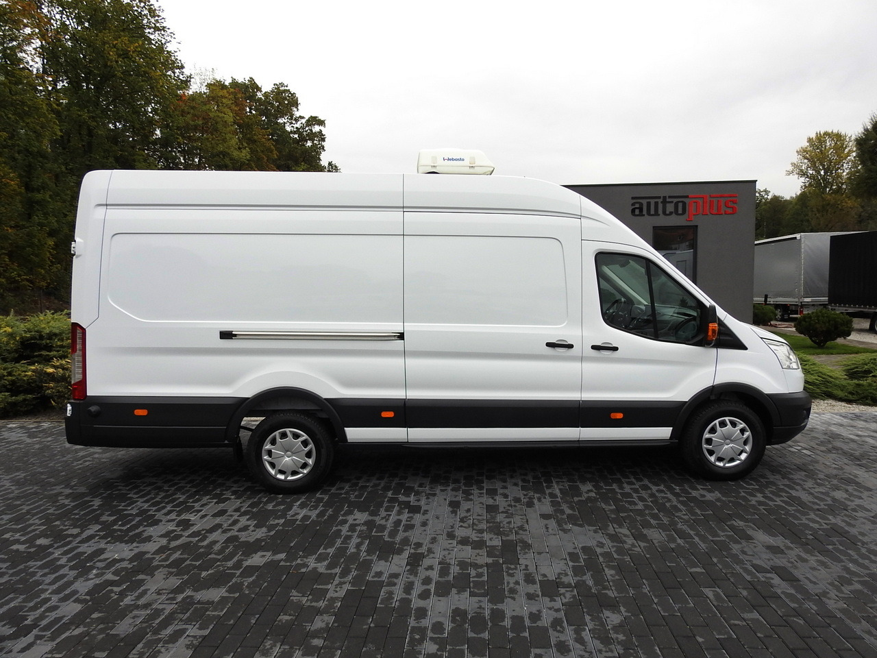 Kylbil FORD TRANSIT REFRIGERATOR VAN 0*C HEATING FUNCTION POWER SUPPLY 230V CRUISE CONTROL NAVIGATION AIR CONDITIONING LED LIGHTS 130HP: bild 7 Kylbil FORD TRANSIT REFRIGERATOR VAN 0*C HEATING FUNCTION POWER SUPPLY 230V CRUISE CONTROL NAVIGATION AIR CONDITIONING LED LIGHTS 130HP: bild 7