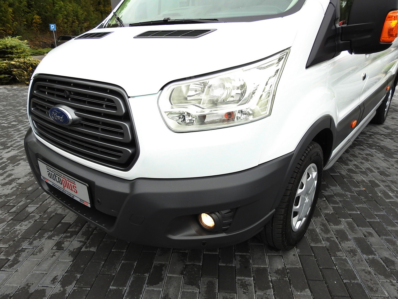 Kylbil FORD TRANSIT REFRIGERATOR VAN 0*C HEATING FUNCTION POWER SUPPLY 230V CRUISE CONTROL NAVIGATION AIR CONDITIONING LED LIGHTS 130HP: bild 19 Kylbil FORD TRANSIT REFRIGERATOR VAN 0*C HEATING FUNCTION POWER SUPPLY 230V CRUISE CONTROL NAVIGATION AIR CONDITIONING LED LIGHTS 130HP: bild 19