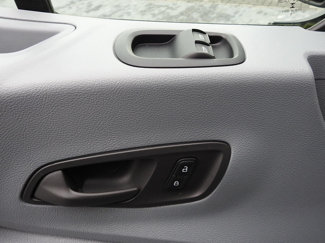 Kylbil FORD TRANSIT REFRIGERATOR VAN 0*C HEATING FUNCTION POWER SUPPLY 230V CRUISE CONTROL NAVIGATION AIR CONDITIONING LED LIGHTS 130HP: bild 37 Kylbil FORD TRANSIT REFRIGERATOR VAN 0*C HEATING FUNCTION POWER SUPPLY 230V CRUISE CONTROL NAVIGATION AIR CONDITIONING LED LIGHTS 130HP: bild 37