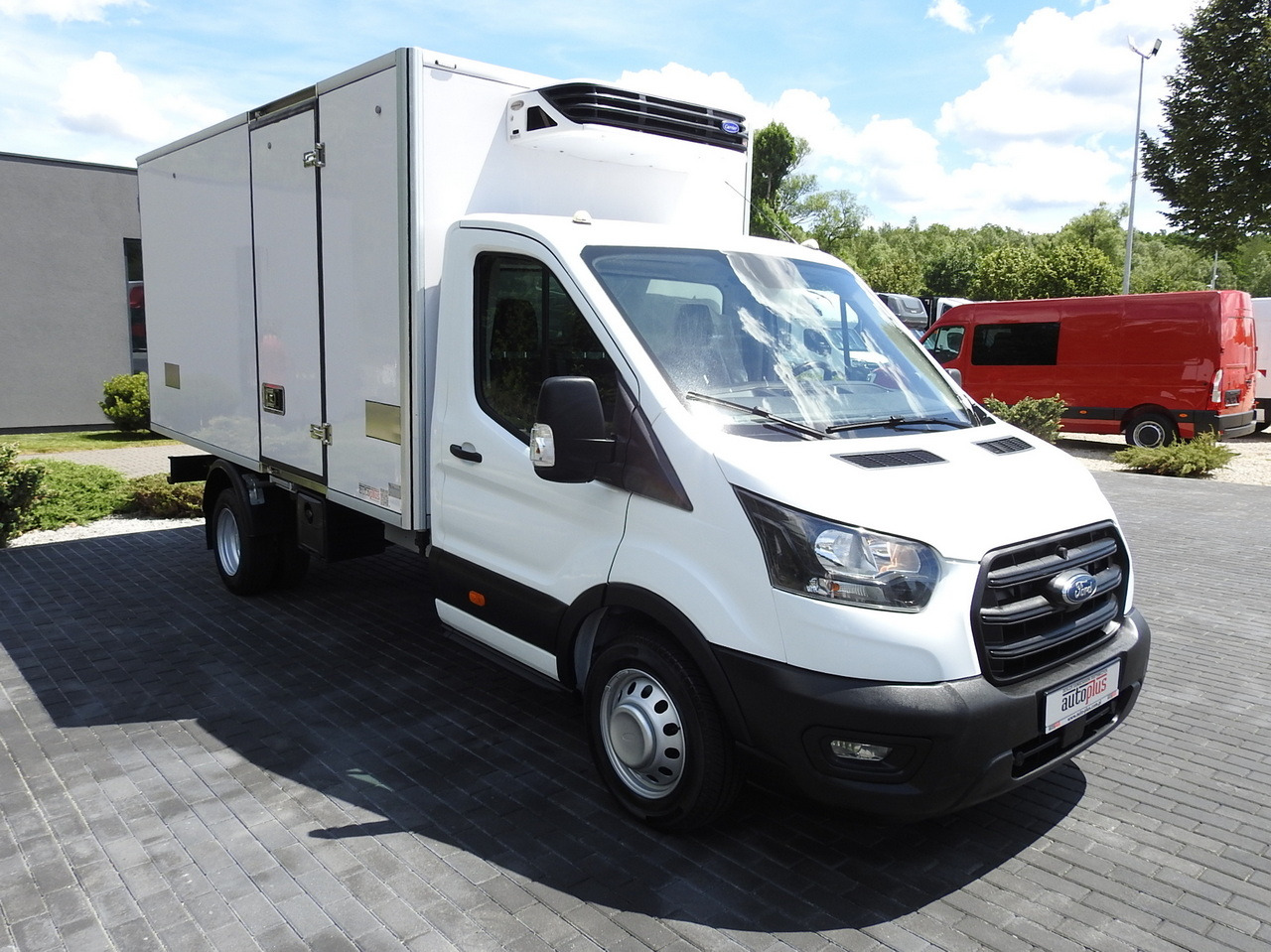 FORD TRANSIT REGRIGERATOR BOX 0*C POWER SUPPLY 230V CRUISE CONTROL AIR CONDITIONING TWIN WHEELS 170HP - Kylbil: bild 4 FORD TRANSIT REGRIGERATOR BOX 0*C POWER SUPPLY 230V CRUISE CONTROL AIR CONDITIONING TWIN WHEELS 170HP - Kylbil: bild 4