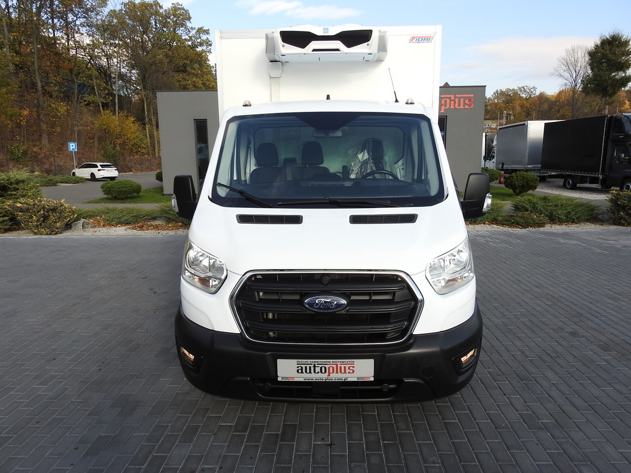 FORD TRANSIT REGRIGERATOR BOX -10*C POWER SUPPLY 230V CRUISE CONTROL AIR CONDITIONING LED LIGHTS PNEUMATICS TWIN WHEELS 130HP - Kylbil: bild 5 FORD TRANSIT REGRIGERATOR BOX -10*C POWER SUPPLY 230V CRUISE CONTROL AIR CONDITIONING LED LIGHTS PNEUMATICS TWIN WHEELS 130HP - Kylbil: bild 5