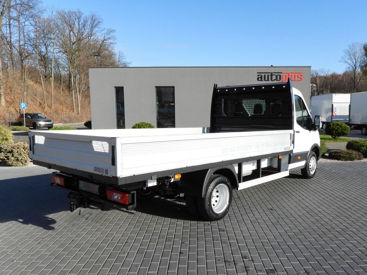 FORD TRANSIT STAKE BODY 8 PALLETS TWIN WHEELS AIR CONDITIONING 155HP - Transportbil med flak: bild 3 FORD TRANSIT STAKE BODY 8 PALLETS TWIN WHEELS AIR CONDITIONING 155HP - Transportbil med flak: bild 3