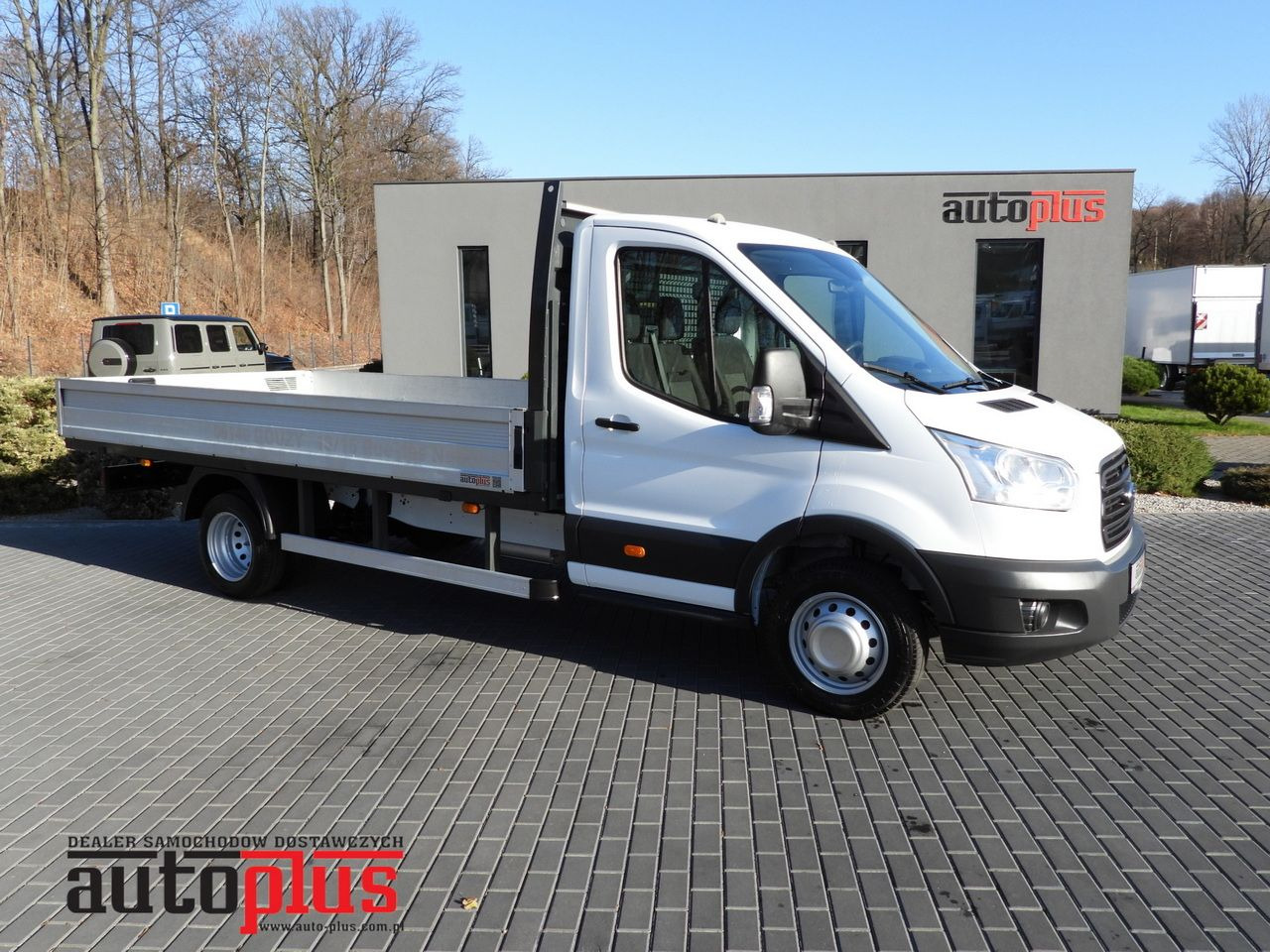 FORD TRANSIT STAKE BODY 8 PALLETS TWIN WHEELS AIR CONDITIONING 155HP - Transportbil med flak: bild 1 FORD TRANSIT STAKE BODY 8 PALLETS TWIN WHEELS AIR CONDITIONING 155HP - Transportbil med flak: bild 1