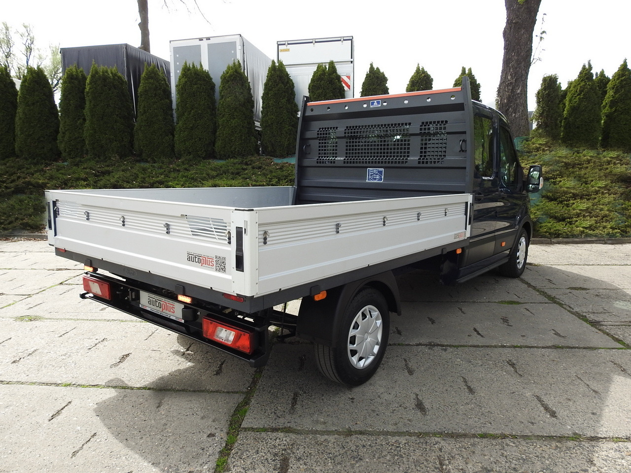 FORD TRANSIT STAKE BODY DOUBLE CABIN DOKA 7 SEATS CRUISE CONTROL AIR CONDITIONING LED LIGHTS 130HP - Dubbelhytt transportbil: bild 3 FORD TRANSIT STAKE BODY DOUBLE CABIN DOKA 7 SEATS CRUISE CONTROL AIR CONDITIONING LED LIGHTS 130HP - Dubbelhytt transportbil: bild 3