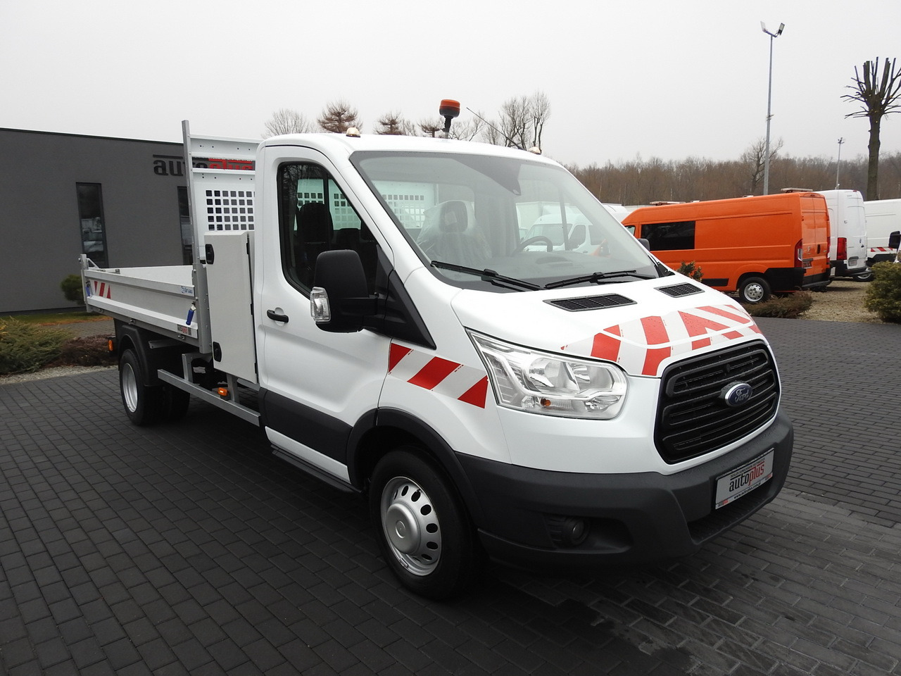 FORD TRANSIT TIPPER CRUISE CONTROL AIR CONDITIONING TWIN WHEELS  170HP - Transportbil med tippflak: bild 4 FORD TRANSIT TIPPER CRUISE CONTROL AIR CONDITIONING TWIN WHEELS  170HP - Transportbil med tippflak: bild 4