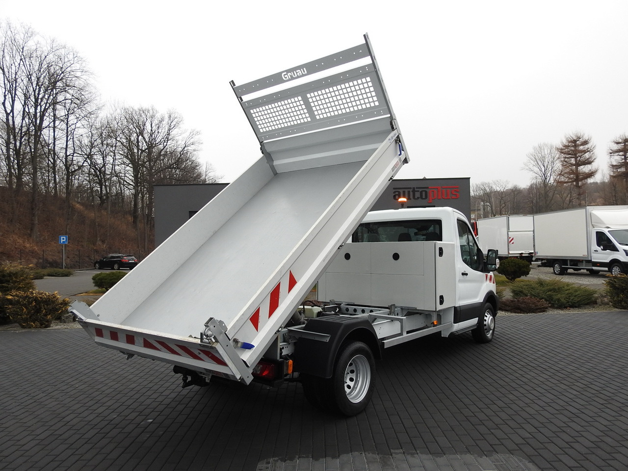 FORD TRANSIT TIPPER CRUISE CONTROL AIR CONDITIONING TWIN WHEELS  170HP - Transportbil med tippflak: bild 3 FORD TRANSIT TIPPER CRUISE CONTROL AIR CONDITIONING TWIN WHEELS  170HP - Transportbil med tippflak: bild 3