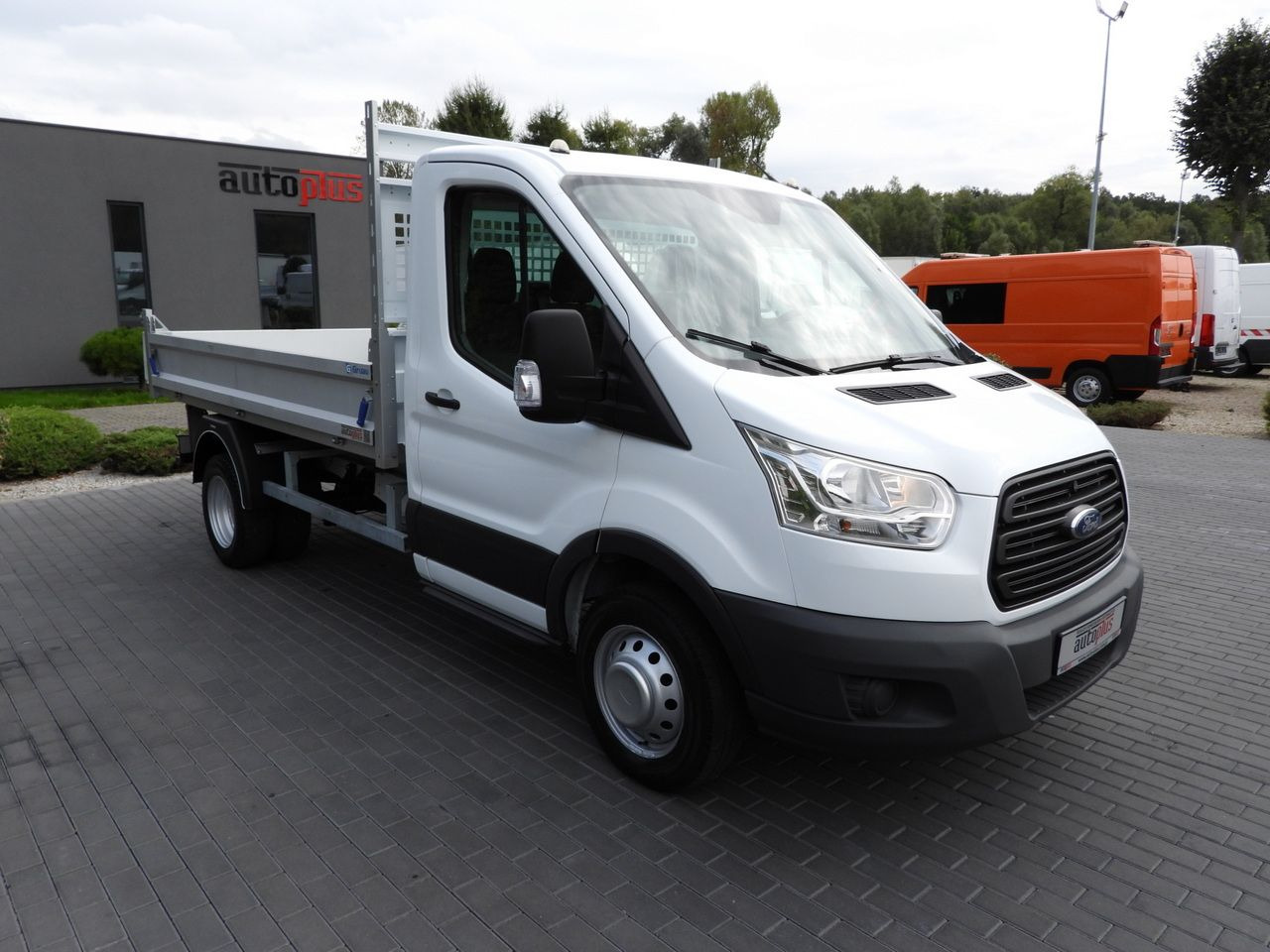 FORD TRANSIT TIPPER TWIN WHEELS 155HP - Transportbil med tippflak: bild 4 FORD TRANSIT TIPPER TWIN WHEELS 155HP - Transportbil med tippflak: bild 4