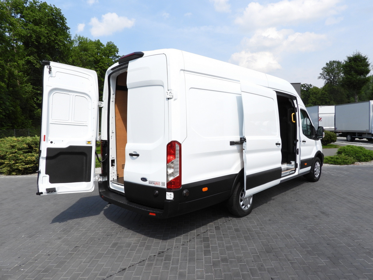 FORD TRANSIT  VAN CRUISE CONTROL LED LIGHTS AIR CONDITIONING  130HP - Skåpbil: bild 3 FORD TRANSIT  VAN CRUISE CONTROL LED LIGHTS AIR CONDITIONING  130HP - Skåpbil: bild 3